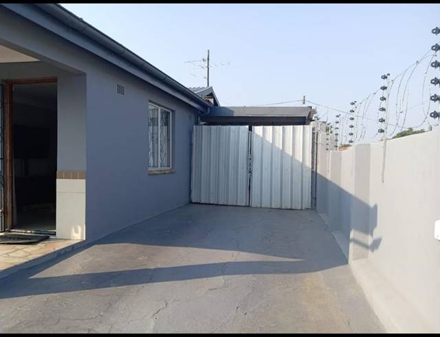 4 BEDROOM HOUSE FOR SALE IN TRENANCE MANOR